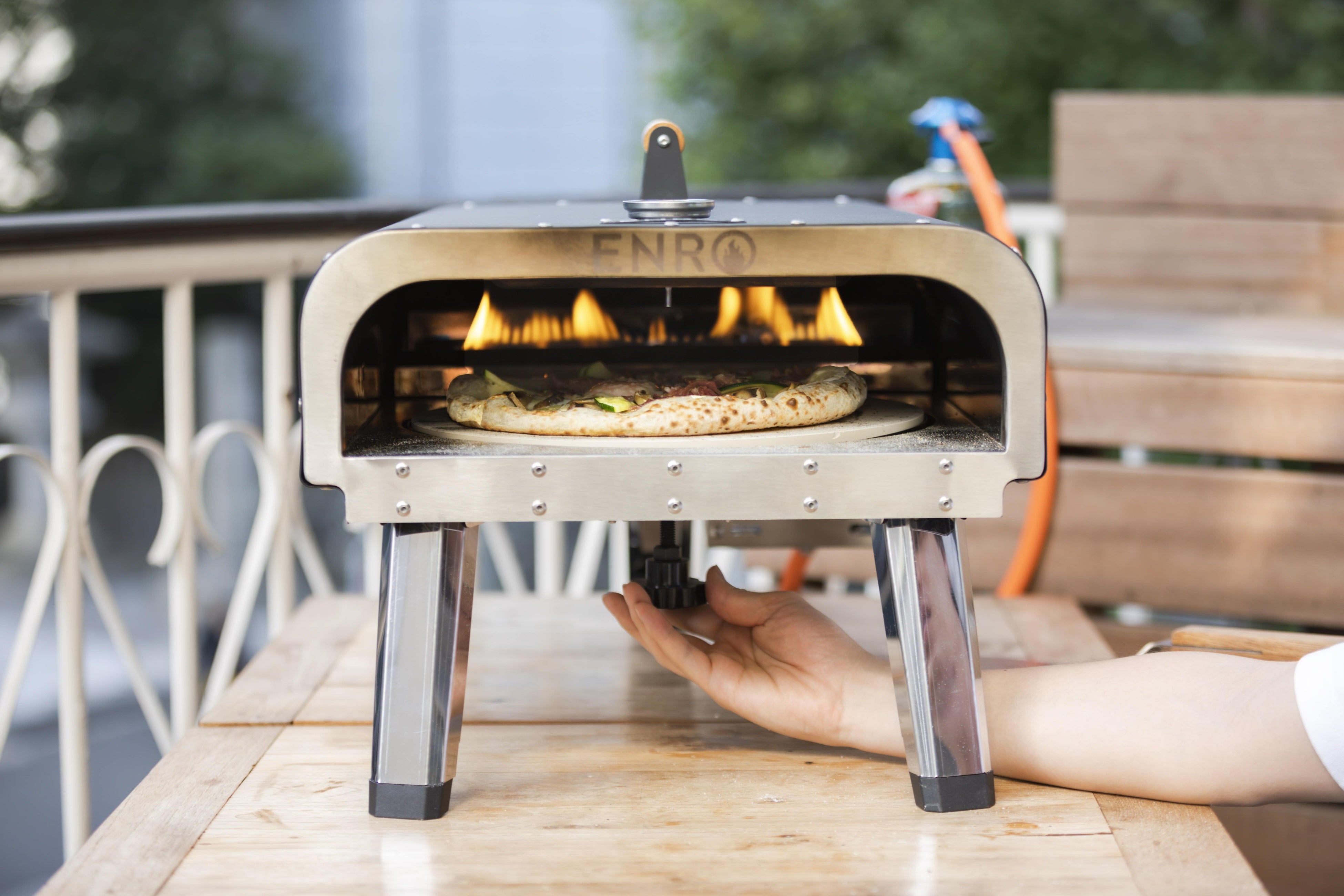 販売開始24時間で販売台数400台を突破！持ち運びできて400℃以上の高温