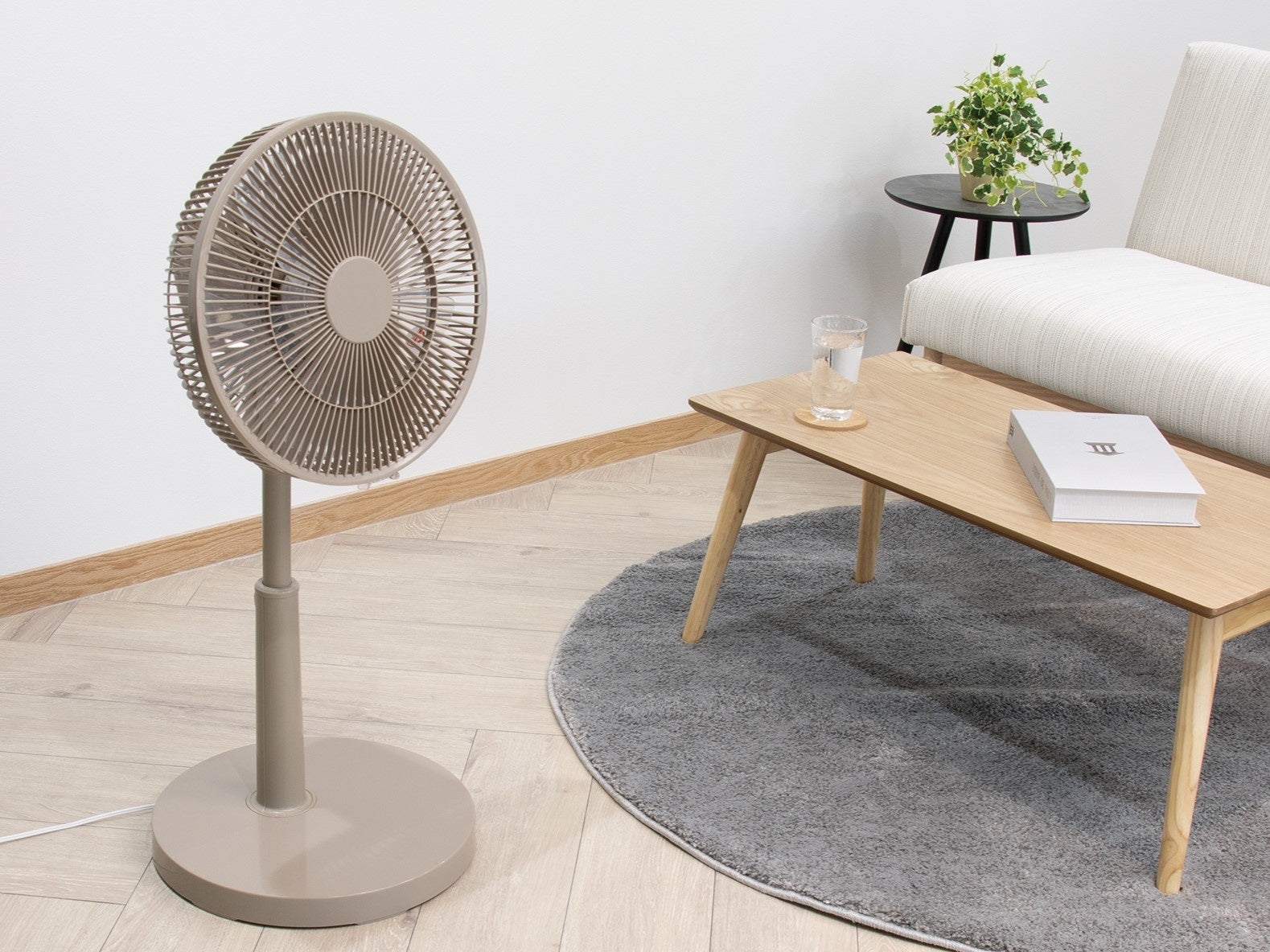 すべての操作が上部で完結する快適扇風機 ZEPEAL『メカリビング扇風機