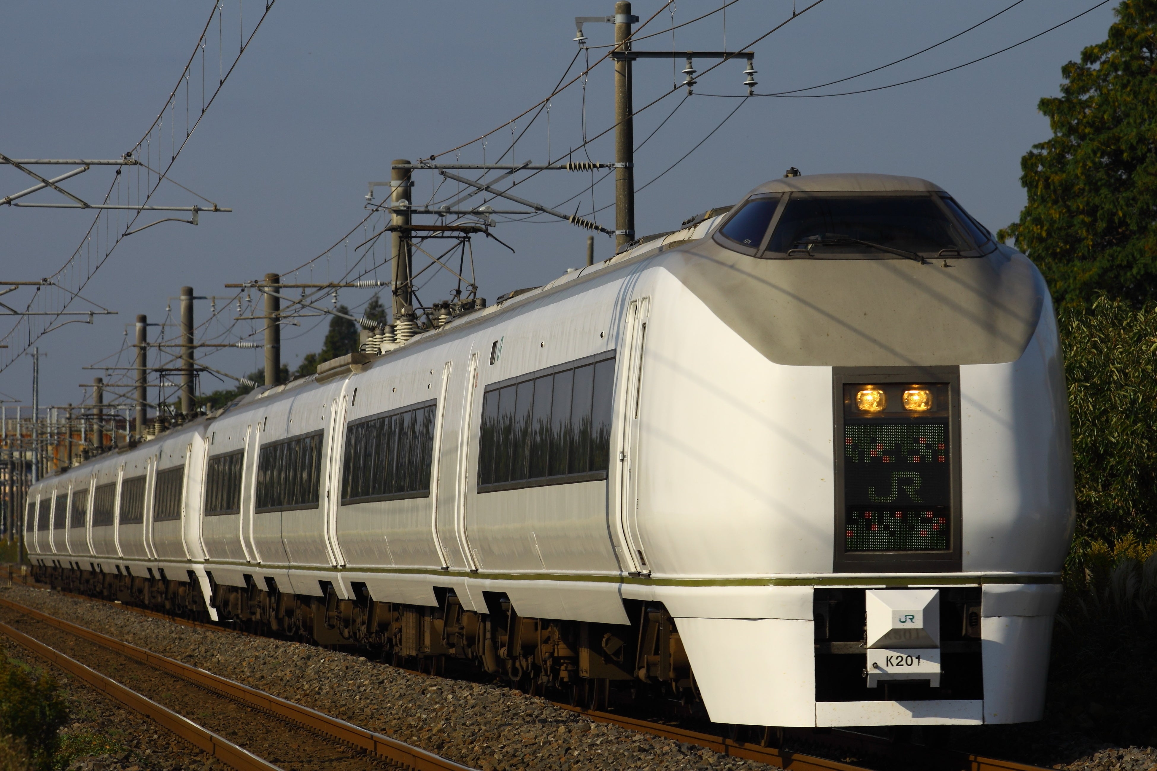 鉄道ファン必見！定期運用から引退した「651系グリーン車」・「新幹線