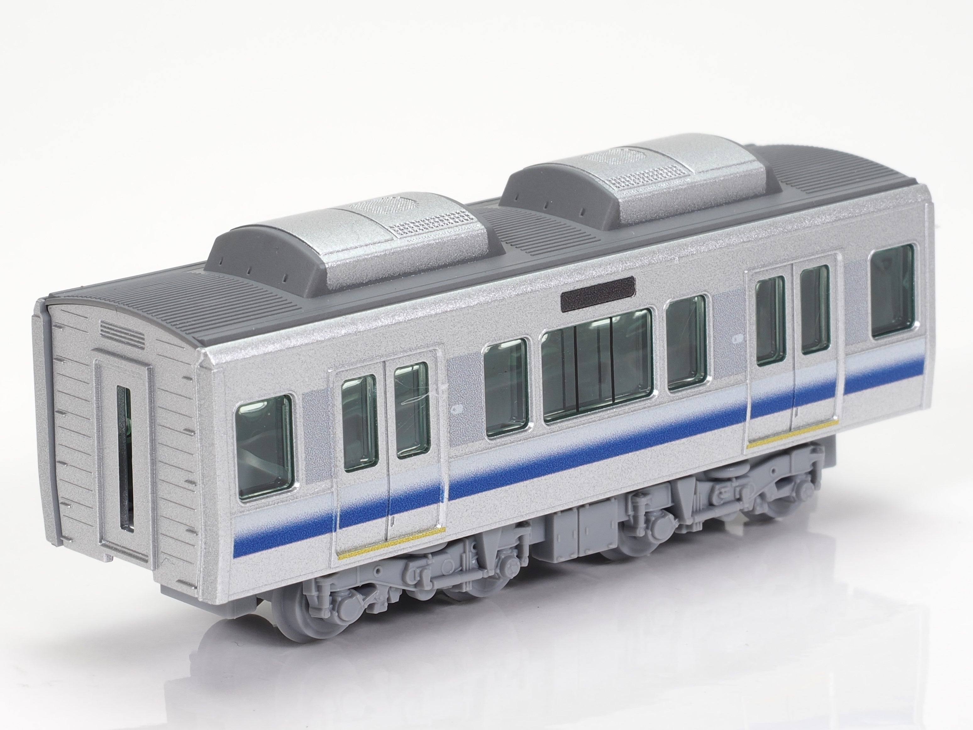 リアルな造形の鉄道模型が“半分サイズ”で手軽に楽しめる新シリーズ「鉄