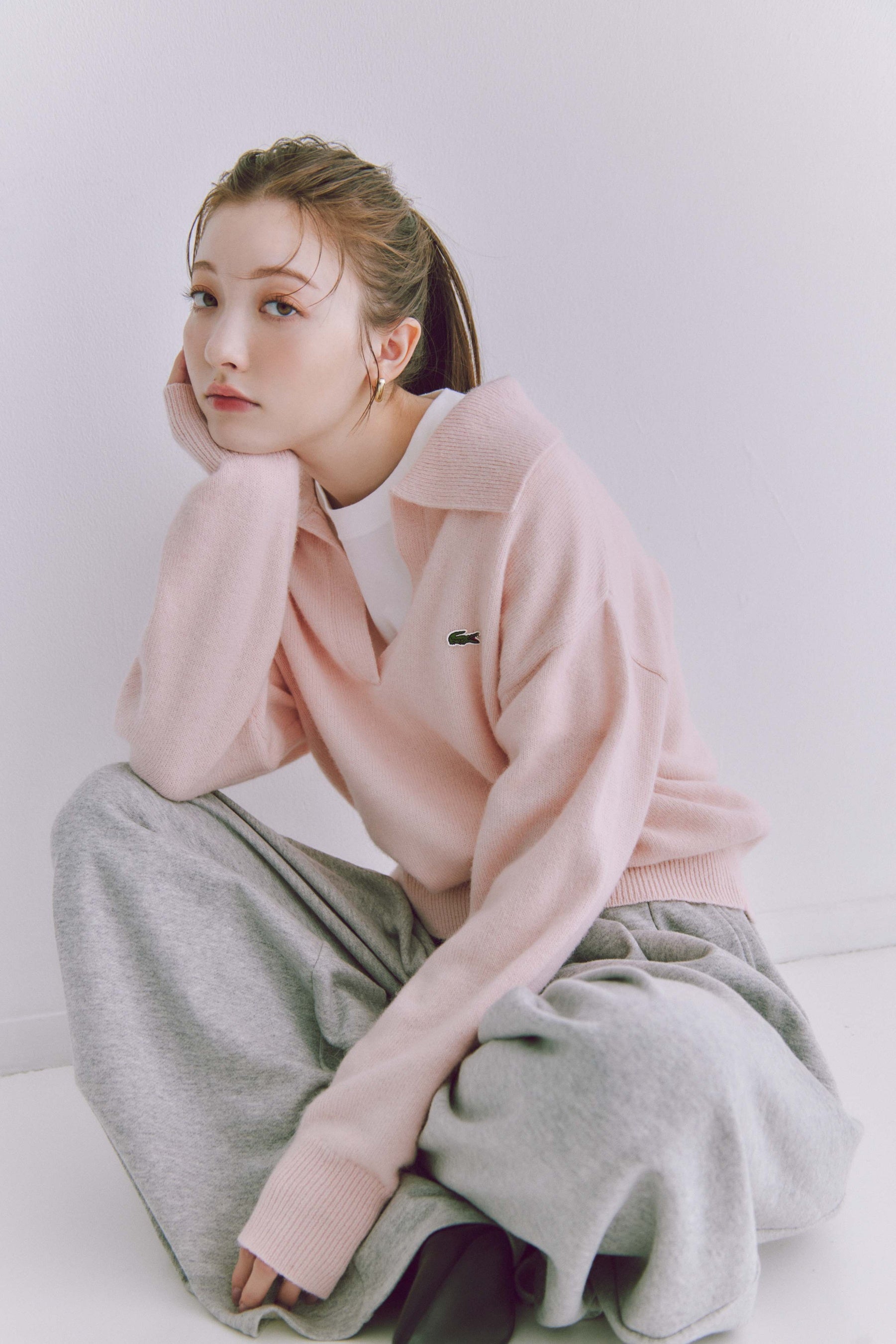 スナイデル＞モデル・雑賀サクラが着こなす、LACOSTE for SNIDELの