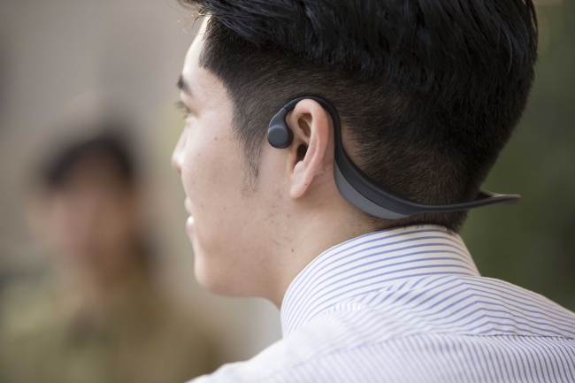 まわりの音が聞こえる骨伝導イヤホンearsopenスポーツ用Bluetooth