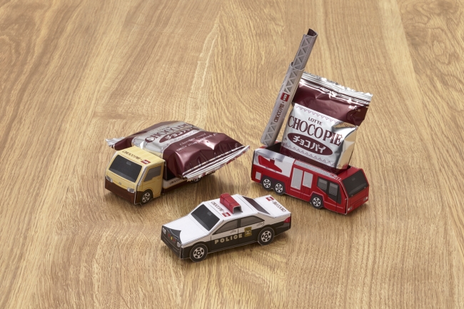 チョコレートケーキ＞ロッテ チョコパイ×タカラトミー「トミカ