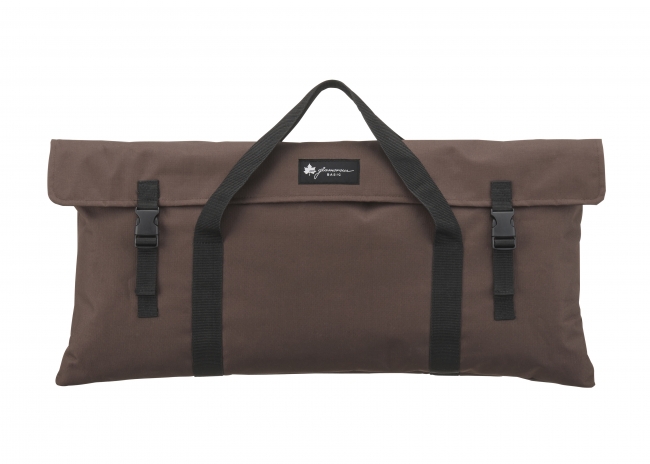 圧倒的な軽さと耐水性に優れた素材を採用「グランベーシック カーボン