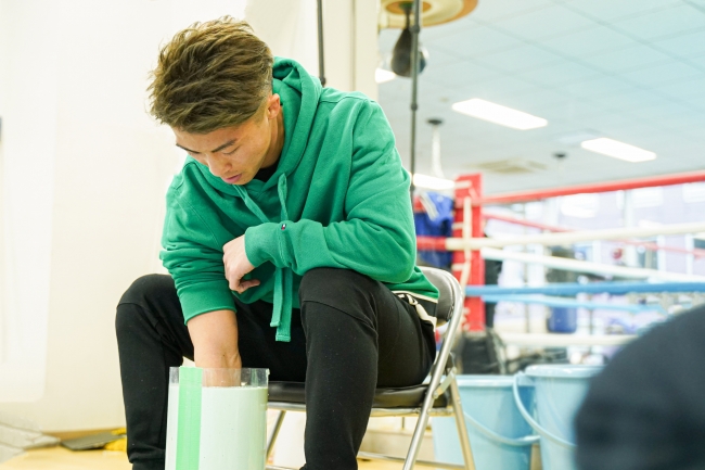 広島県の企業が井上尚弥選手の右拳の手型を採取。歴史的なグッズ製作へ