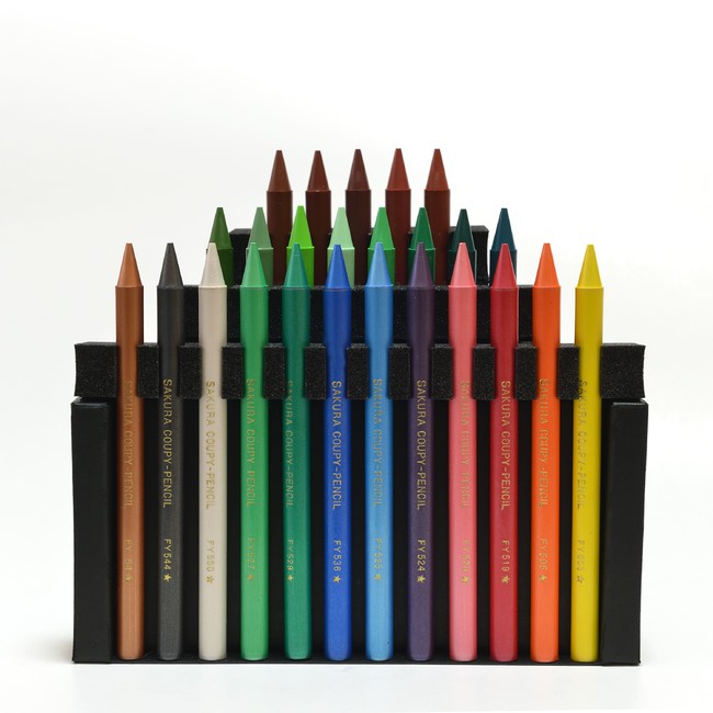 創業100周年記念！クーピー初の最多色 100色セット発売！ | 株式会社