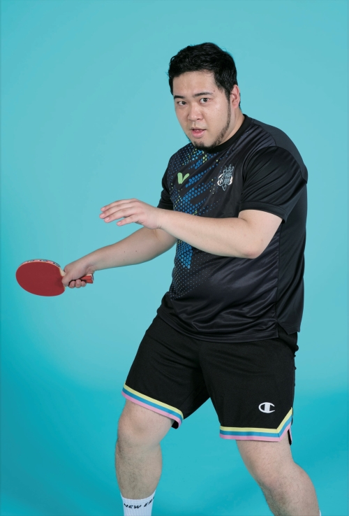 令和ロマン・松井ケムリ『芸人雑誌volume15』表紙解禁。「余裕の正体