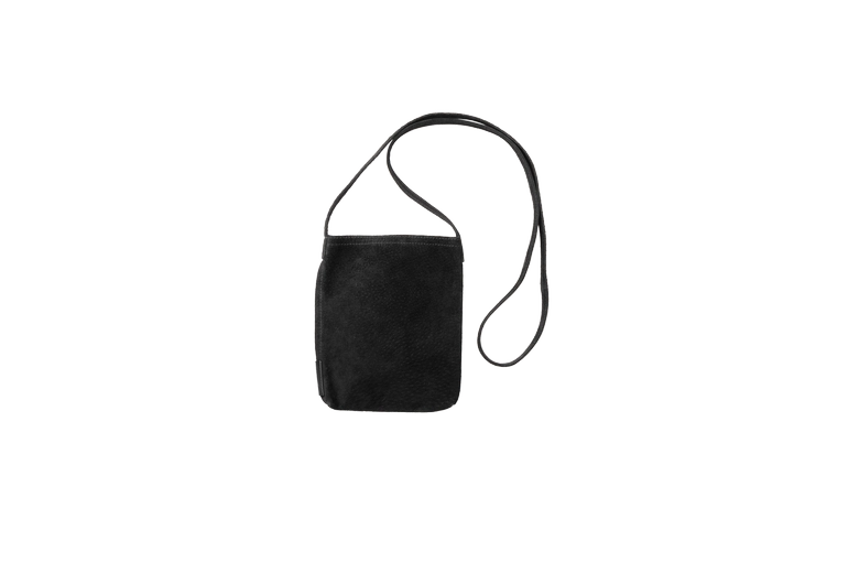 土屋鞄が軽やかなスエードを採用したバッグシリーズを新発売 │ QUI