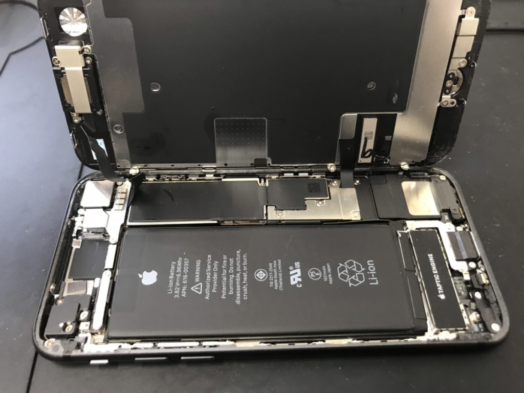 iPhone8の画面割れを修理すると防水機能はなくなる？ | 【最安値