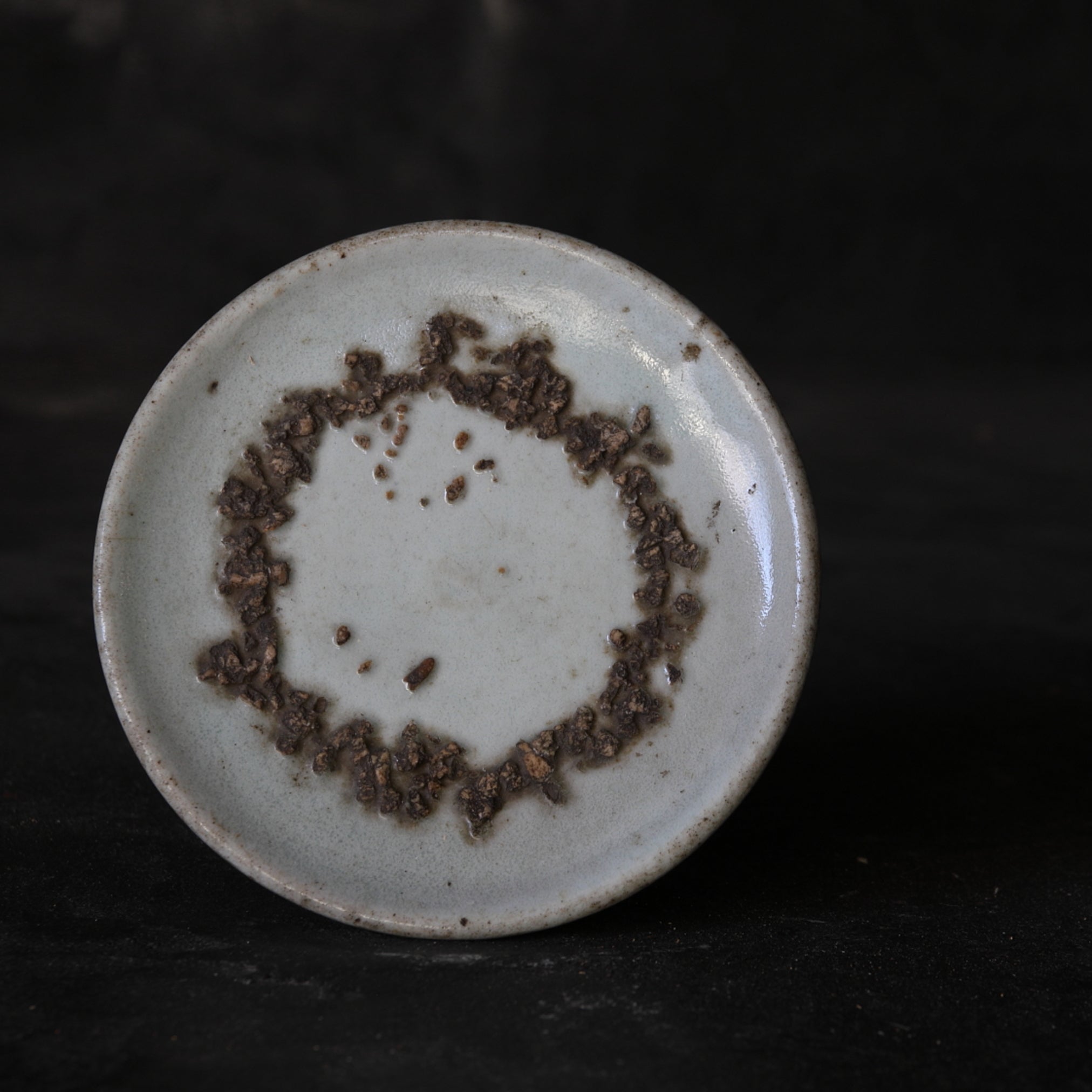 李朝 白磁高坏台皿（1392–1897 CE） | 入蘆花（ロカニイル）