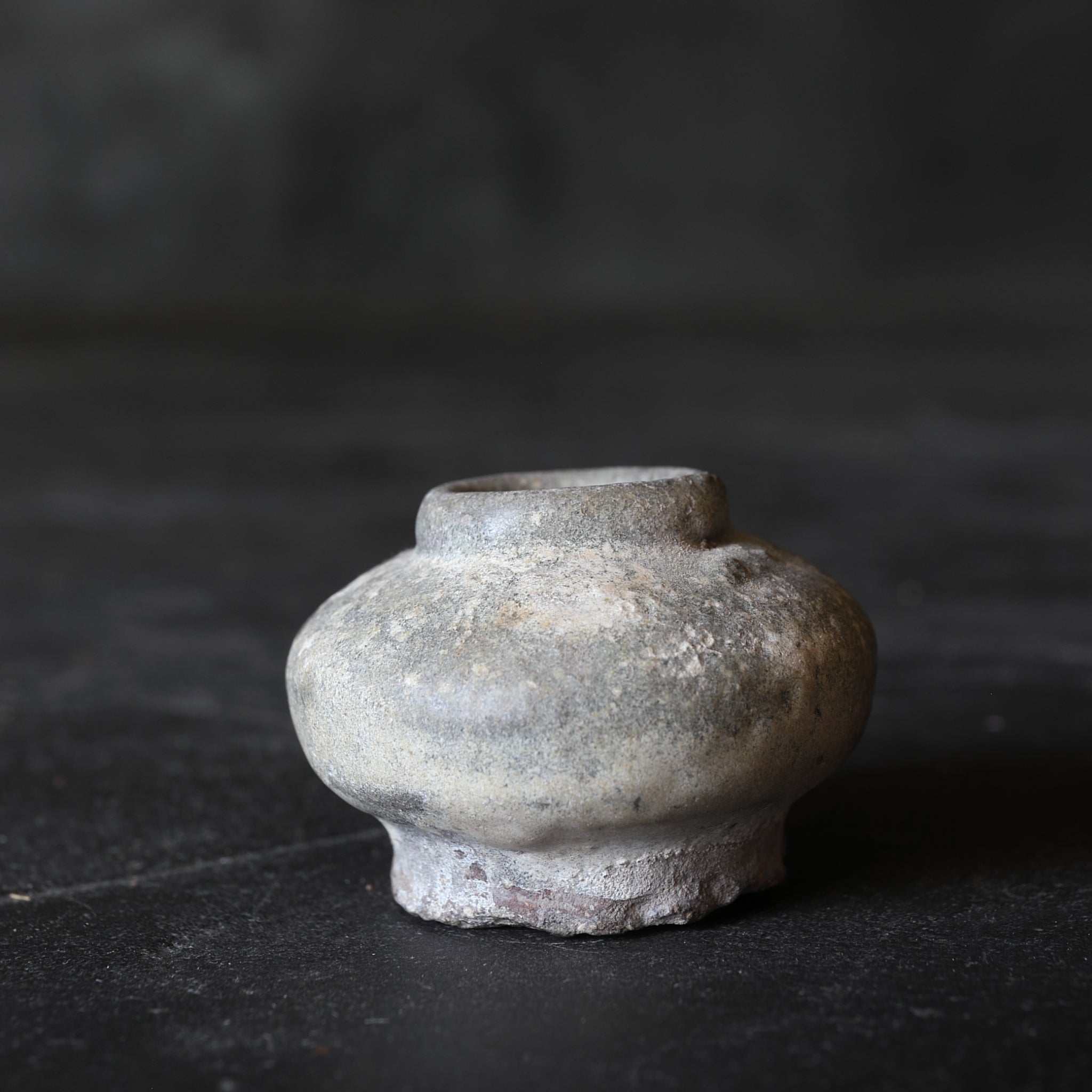 宋胡録（スンコロク） 灰釉小壺（中世：12–16世紀） | 入蘆花