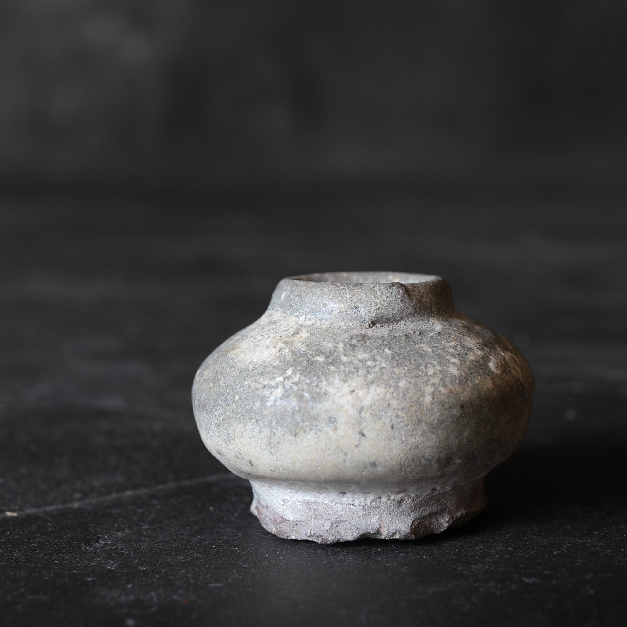 宋胡録（スンコロク） 灰釉小壺（中世：12–16世紀） | 入蘆花