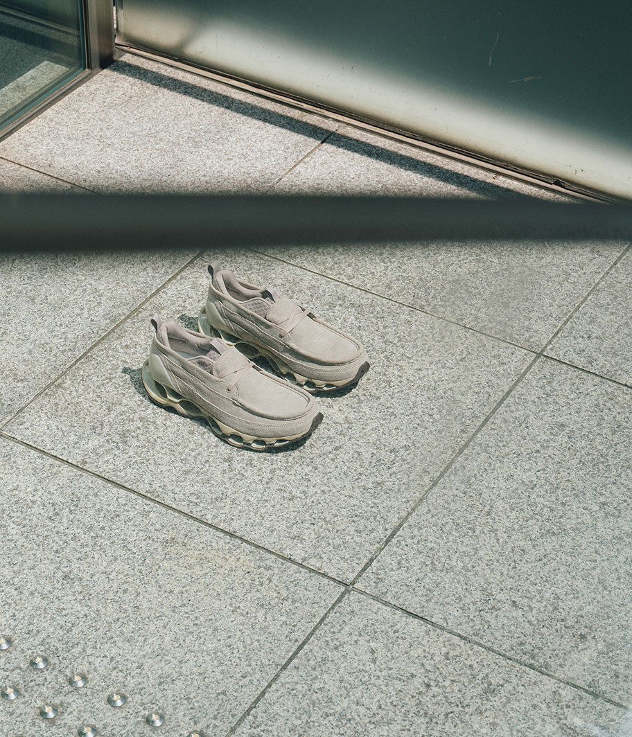 Mizuno Wave Prophecy Moc Suede [TAUPE] - Fresh Service NECESSARY