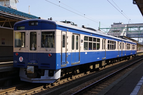 えちごトキめき鉄道のET127系に「田島塗り2号」（スカ色）が登場