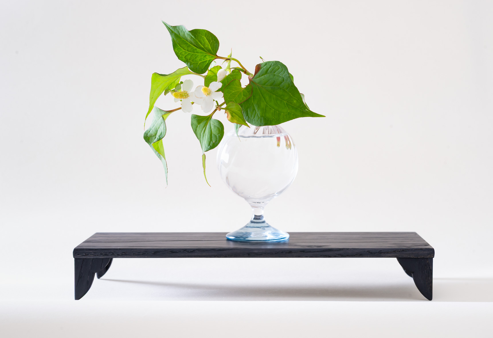 脚付き花台(鉄媒染) | オンラインショップ | 生活購買店reed