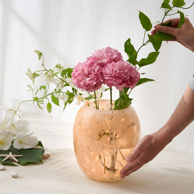 花瓶 ガラス 半透過 ピンク ベージュ ドット柄 上径10.5cm壺型 つぼ型