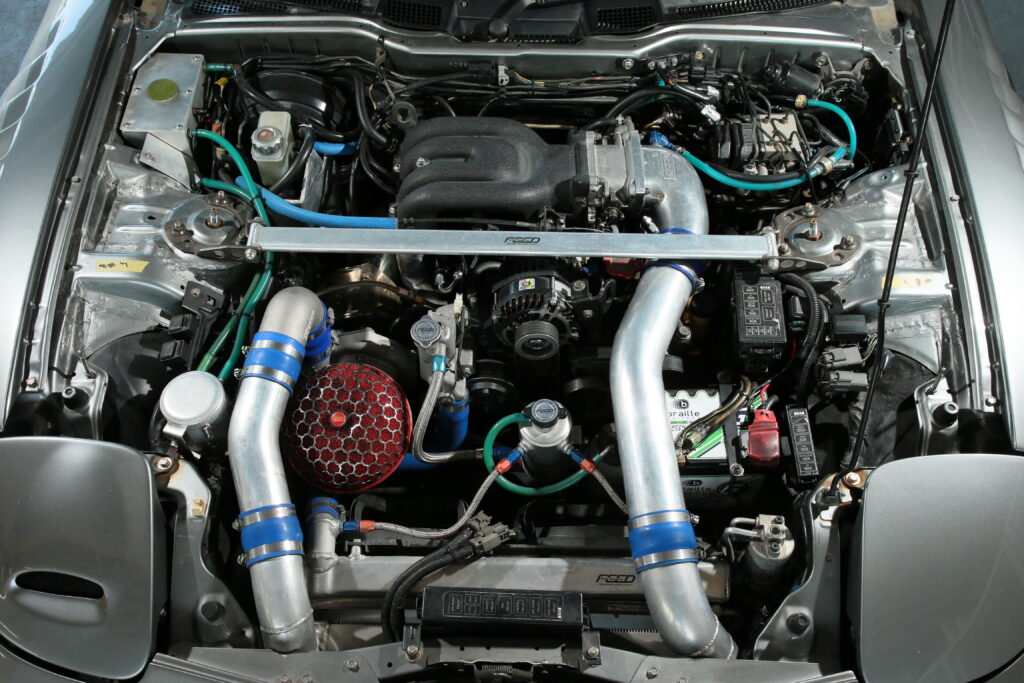 フジタエンジニアリングはエアコン＆ナビ付きのFD3S RX-7「FEED