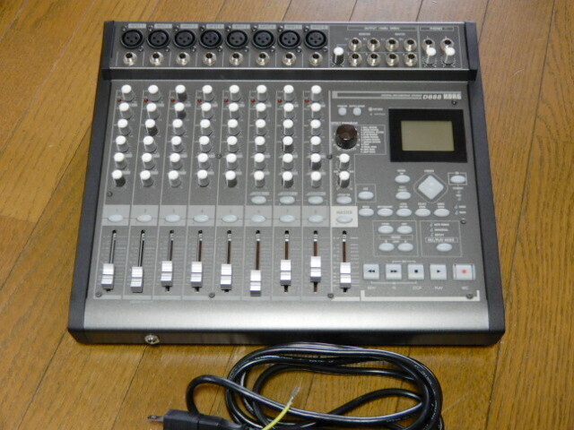 KORG D888がやって来た: ナンチャッテ技術者の凸凹日記