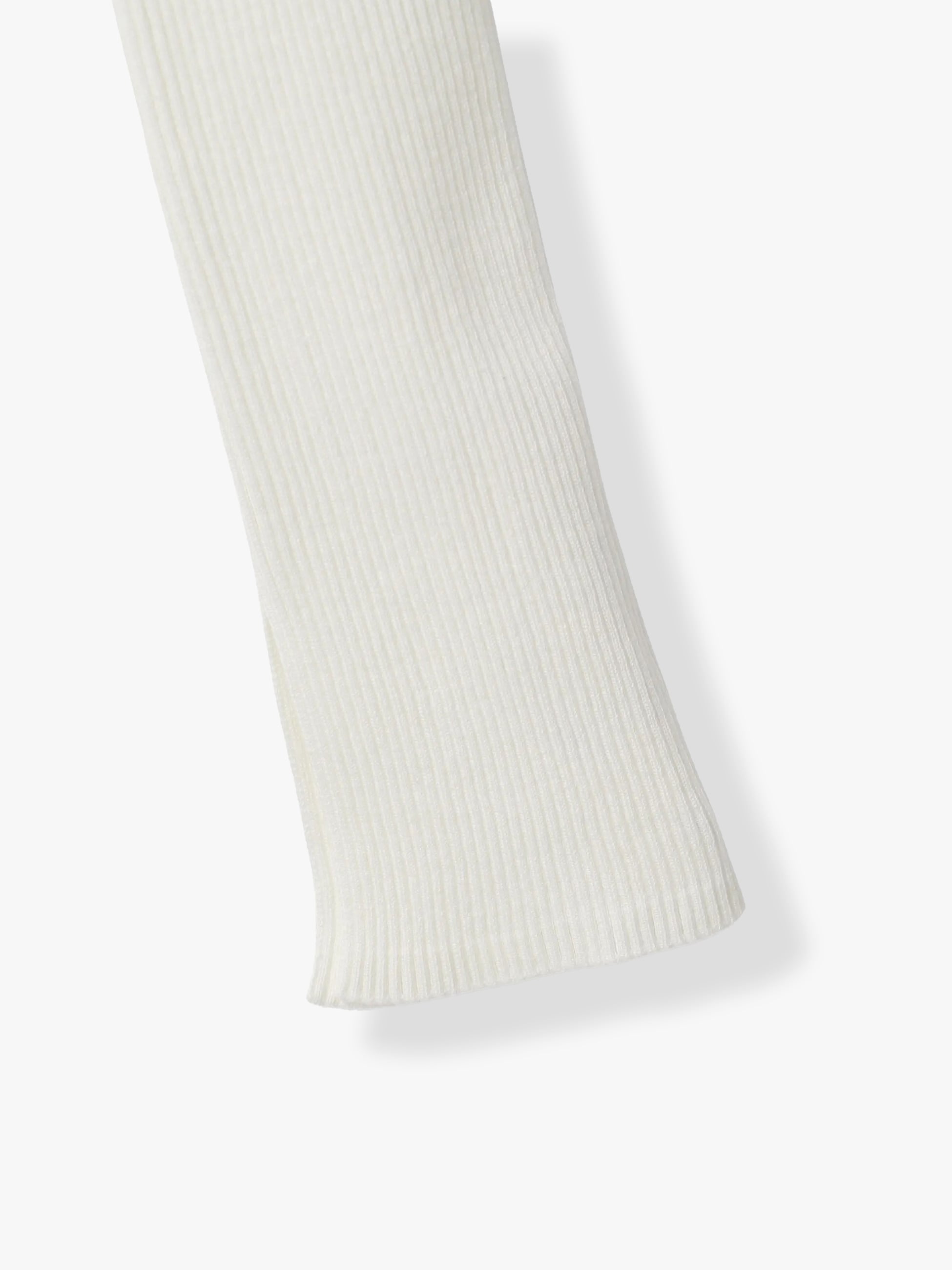 ギザリブ タートルネックトップ（オフホワイト/ブラック）｜AURALEE