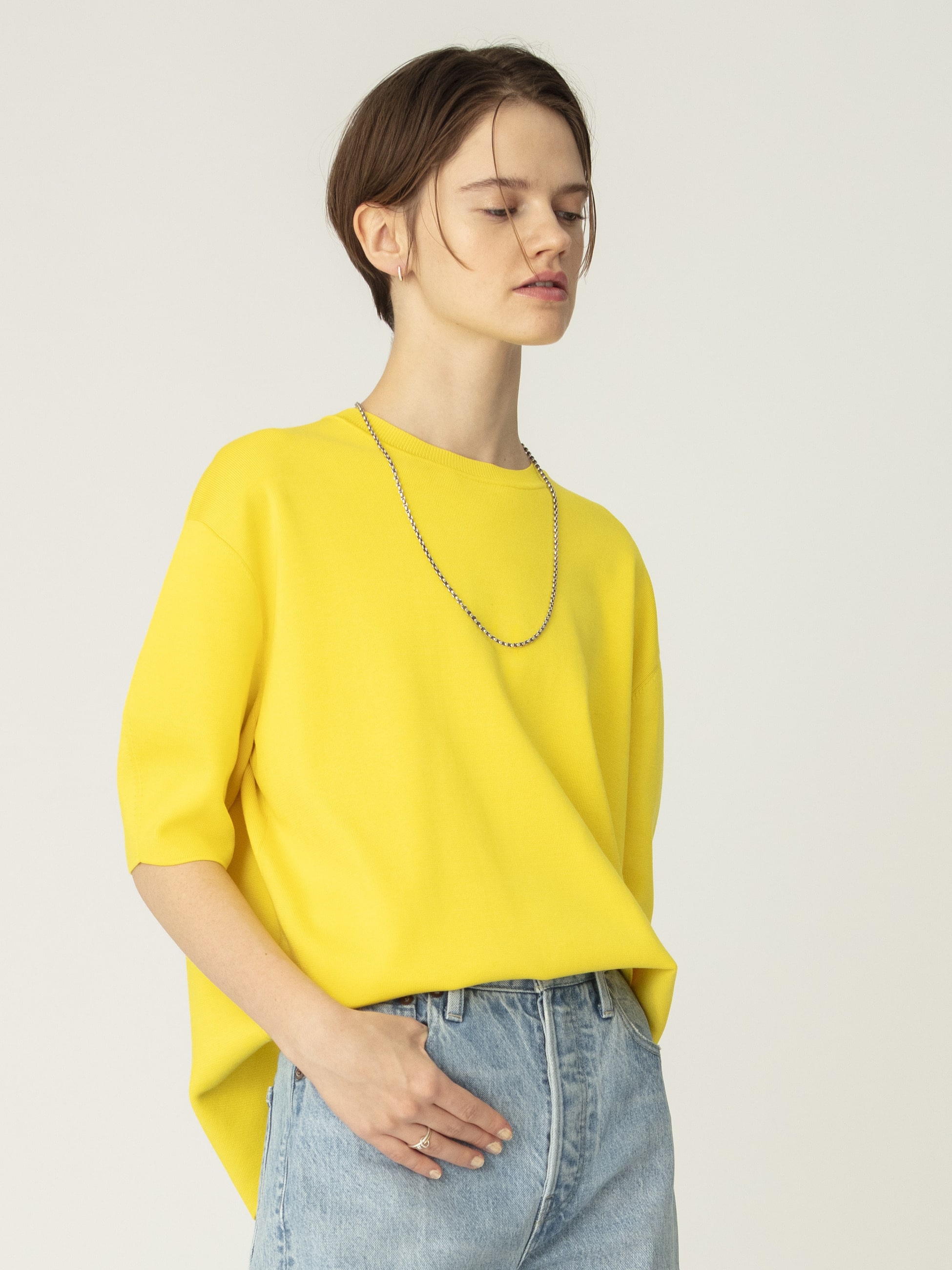 シルク コットン ハイゲージ ニット トップ（イエロー/ブルー）｜ebure