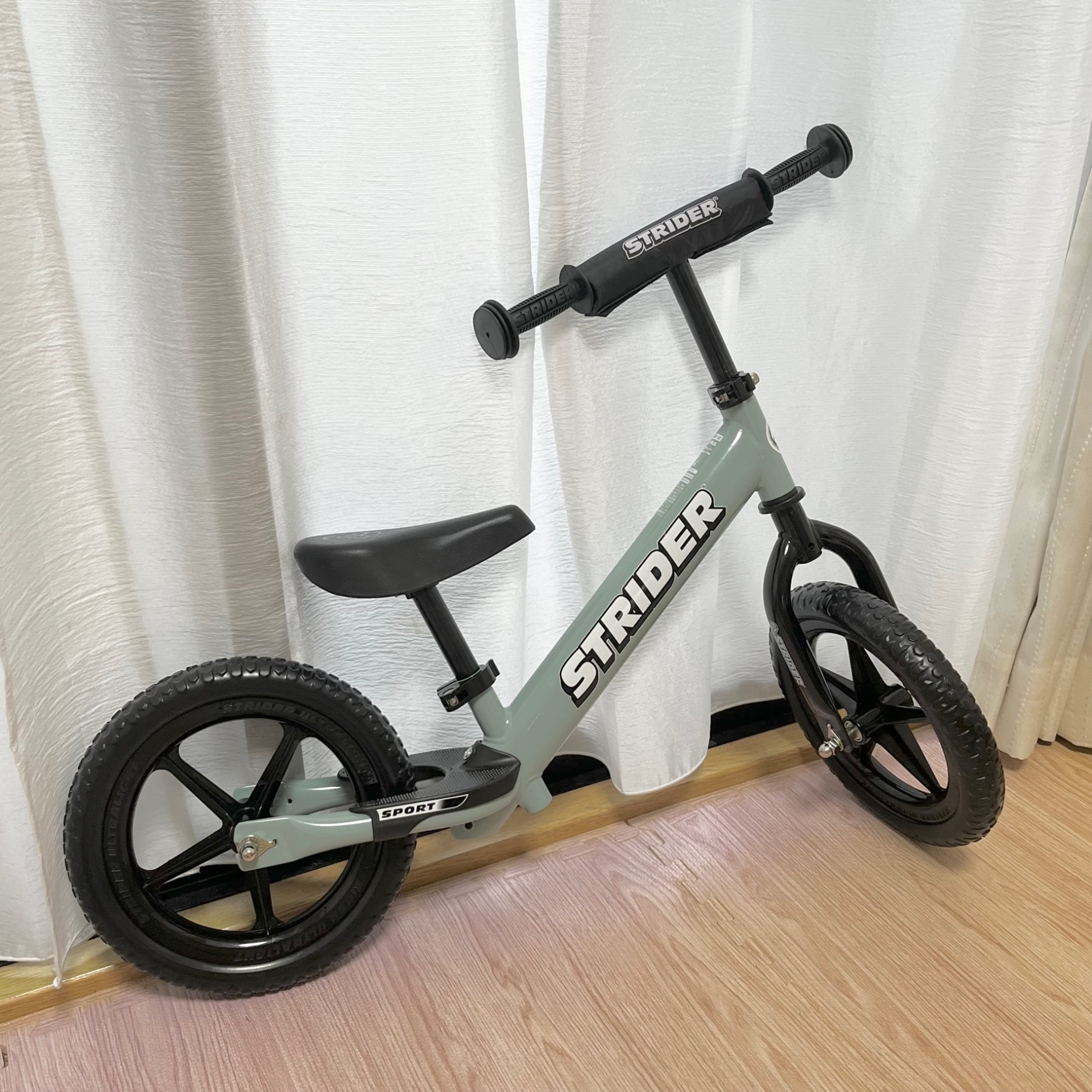 送料無料【正規品】ストライダースポーツモデル《アイスブルー