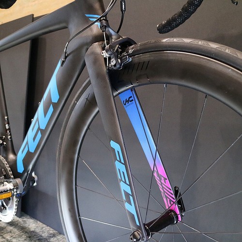 2018年モデル】FELT AR5、AR3。エアロカーボンフレームで、なおかつ