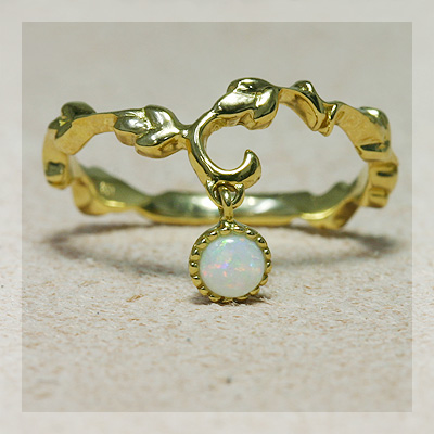 ホワイトオパール ツタの葉ピンキーリング PT900 K18 K10対応 ローズ