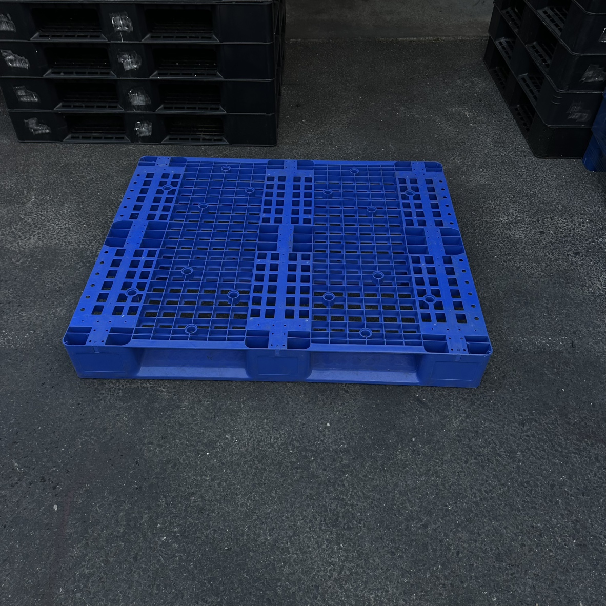 中古パレット買取・販売のROUTE88 | 木製・プラスチック(樹脂