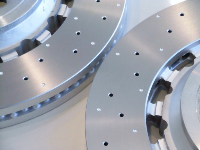 AUDI アウディTTRS Coupé RS 25 years RSTリア用ビックローターキット