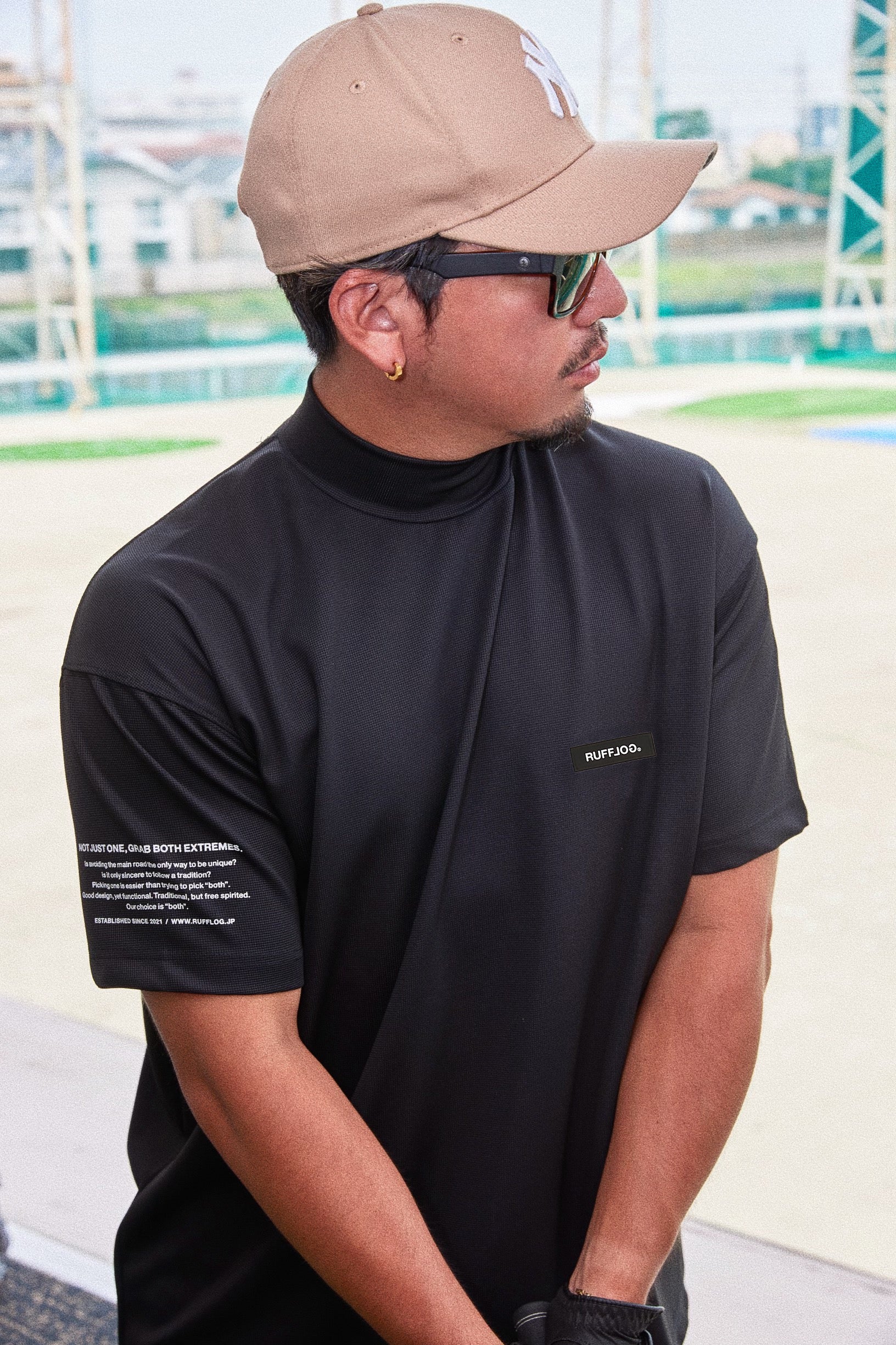 VERTICAL LOGO MOCK NECK SHIRTS BLACK – RUFFLOG