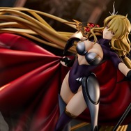 ラングリッサー」ラーナがフィギュア化！ 大きく広がったマントと