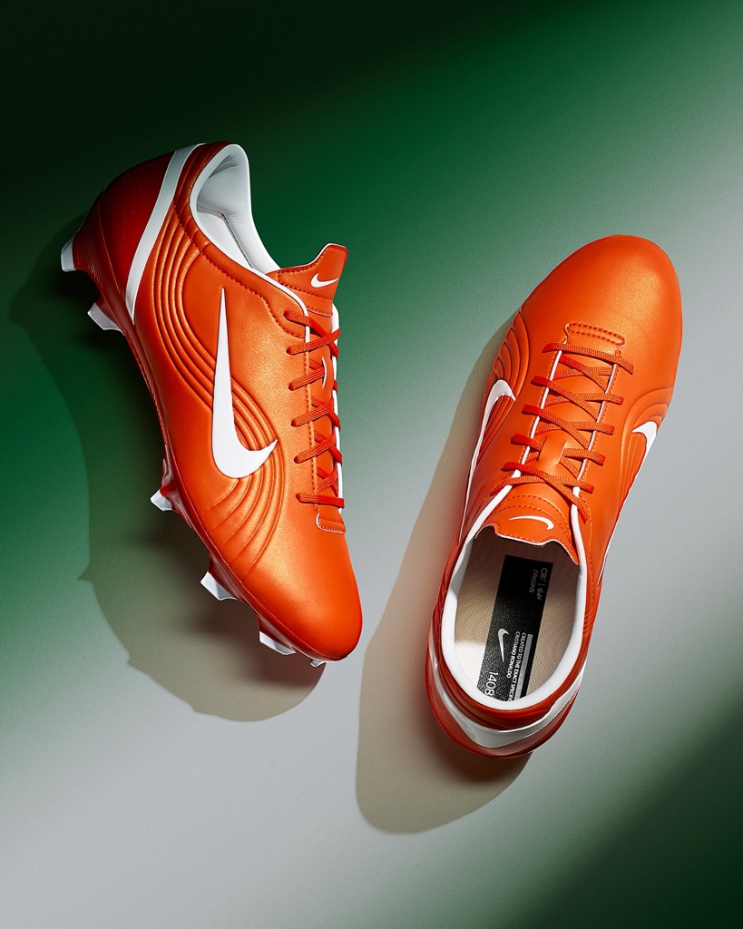 NIKE、「伝説のサッカースパイク」が復刻・即完売！“CR7”のデビュー