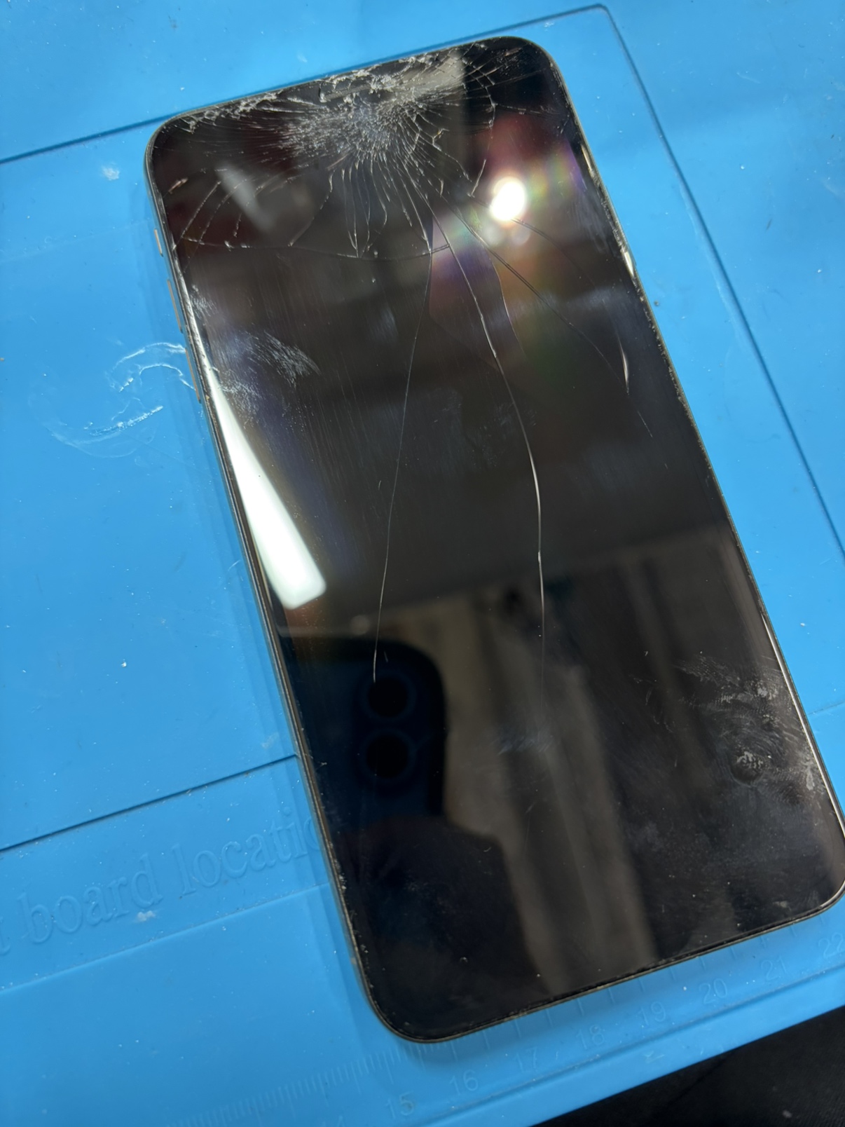 iPhone XS Max（アイフォン テンエスマックス）の画面交換は【スマホ