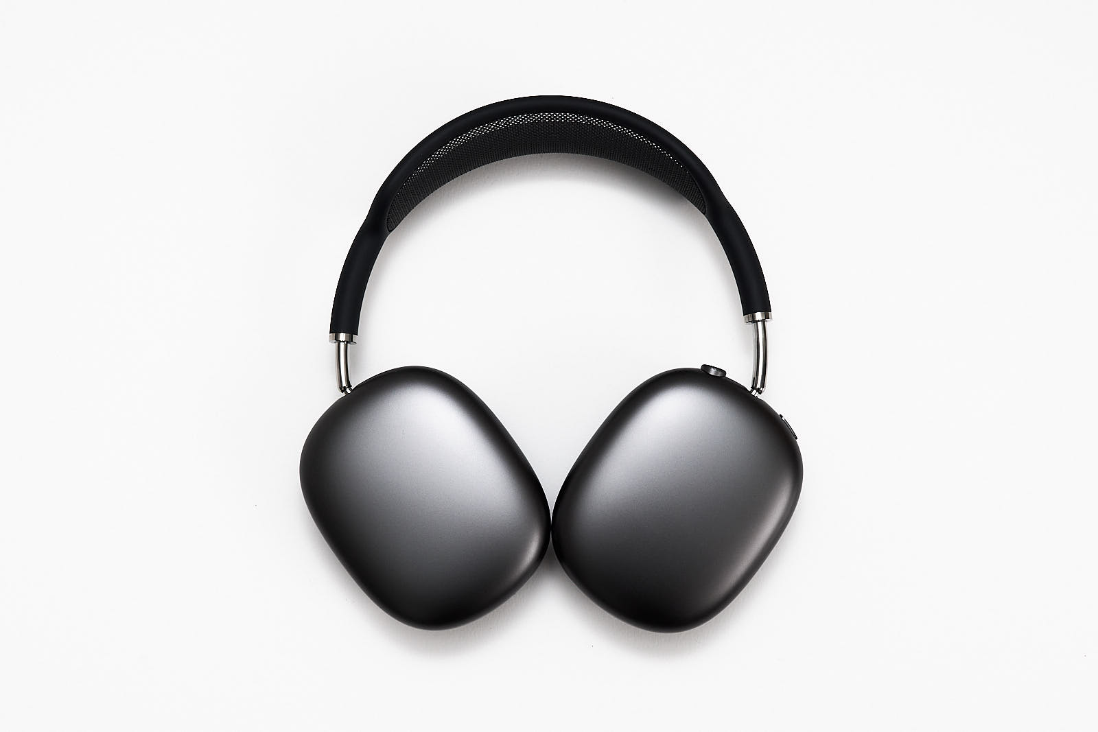 AirPods Maxを有線接続する「Lightning - 3.5mmオーディオケーブル