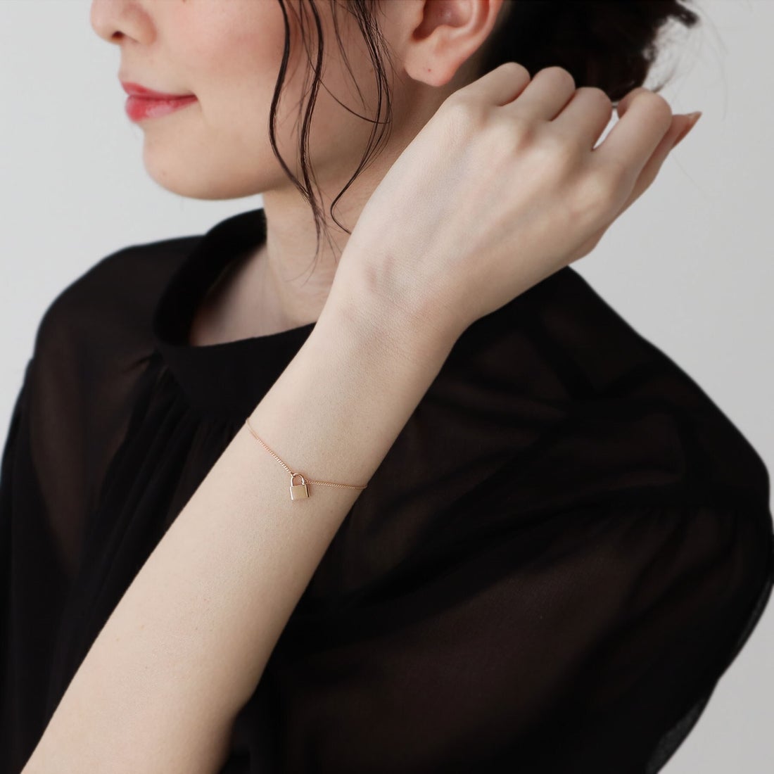 ココシュニック COCOSHNIK K10パドロックモチーフ ブレスレット -靴