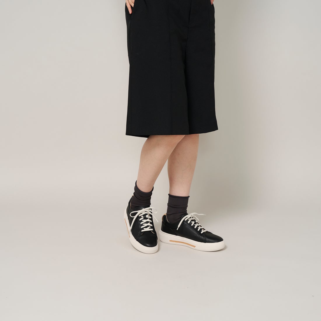 Hollyhock Walk / ホリーホックウォーク（ブラックレザー） -Clarks