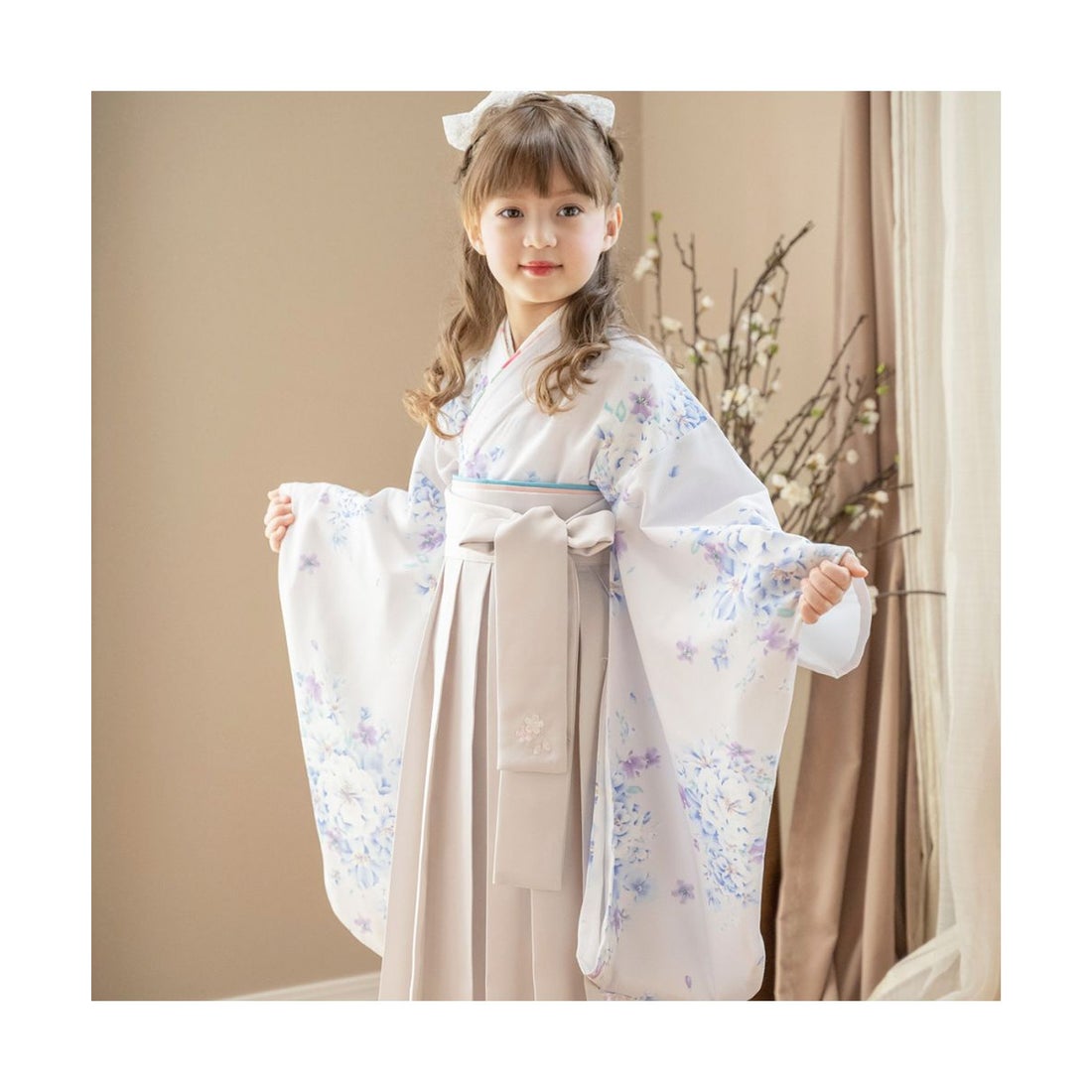 キャサリンコテージ Catherine Cottage 簡単着付けの袴セット （白花色