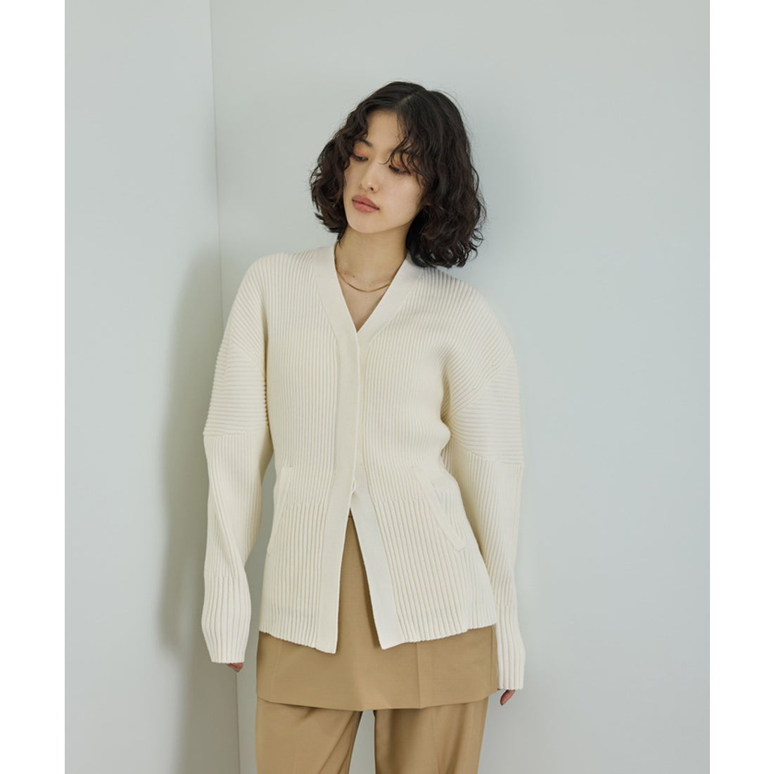 アダム エ ロペ ADAM ET ROPE' 【洗える】フォルムリブカーディガン