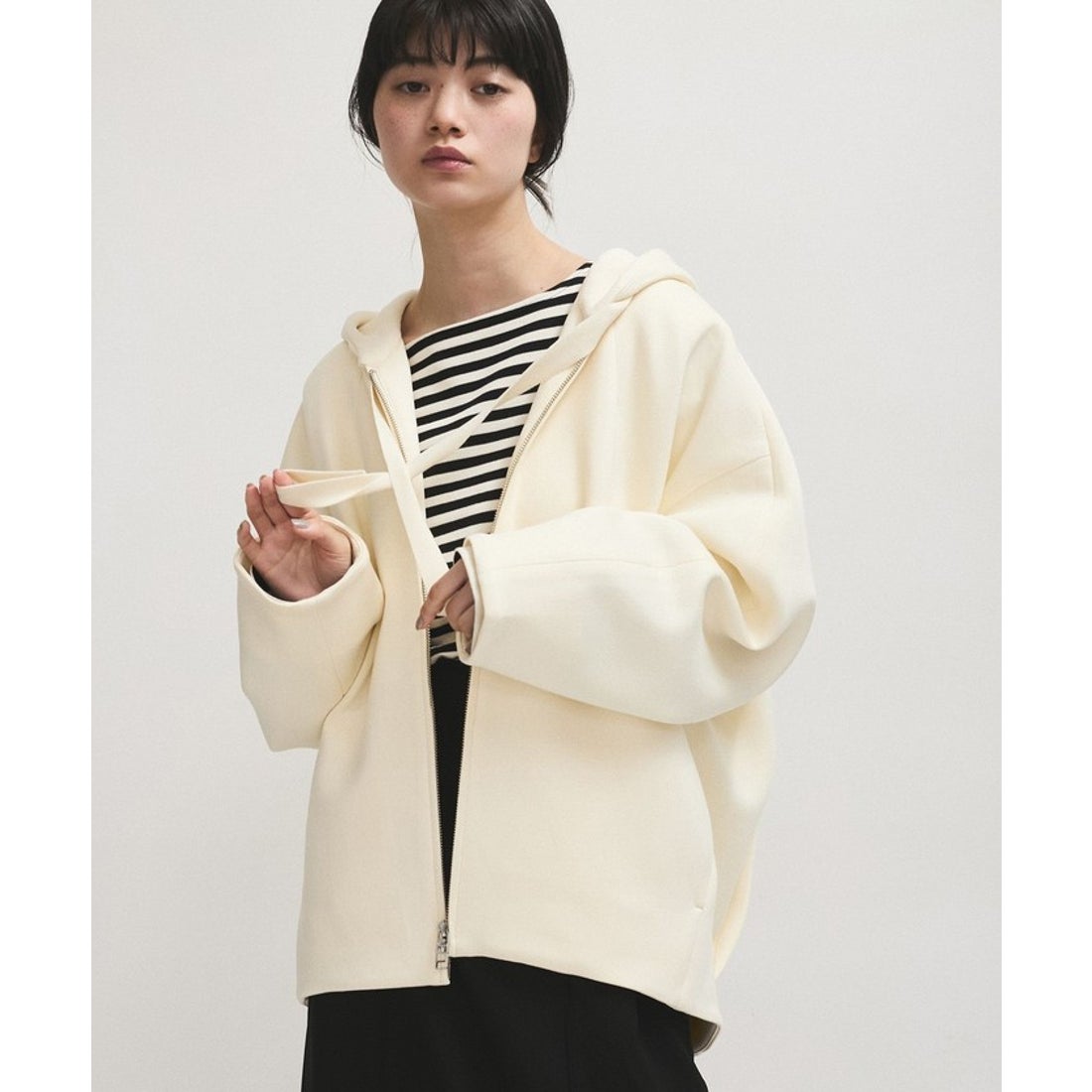 アダム エ ロペ ADAM ET ROPE' 【サステナブル】ダンボールフーディー