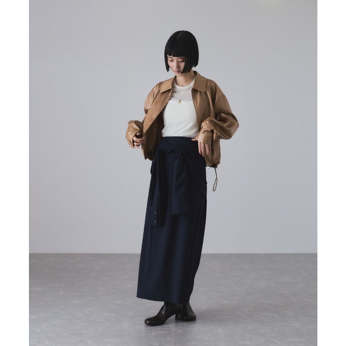 アダム エ ロペ ADAM ET ROPE' レザーライクサテンブルゾン （ブラック