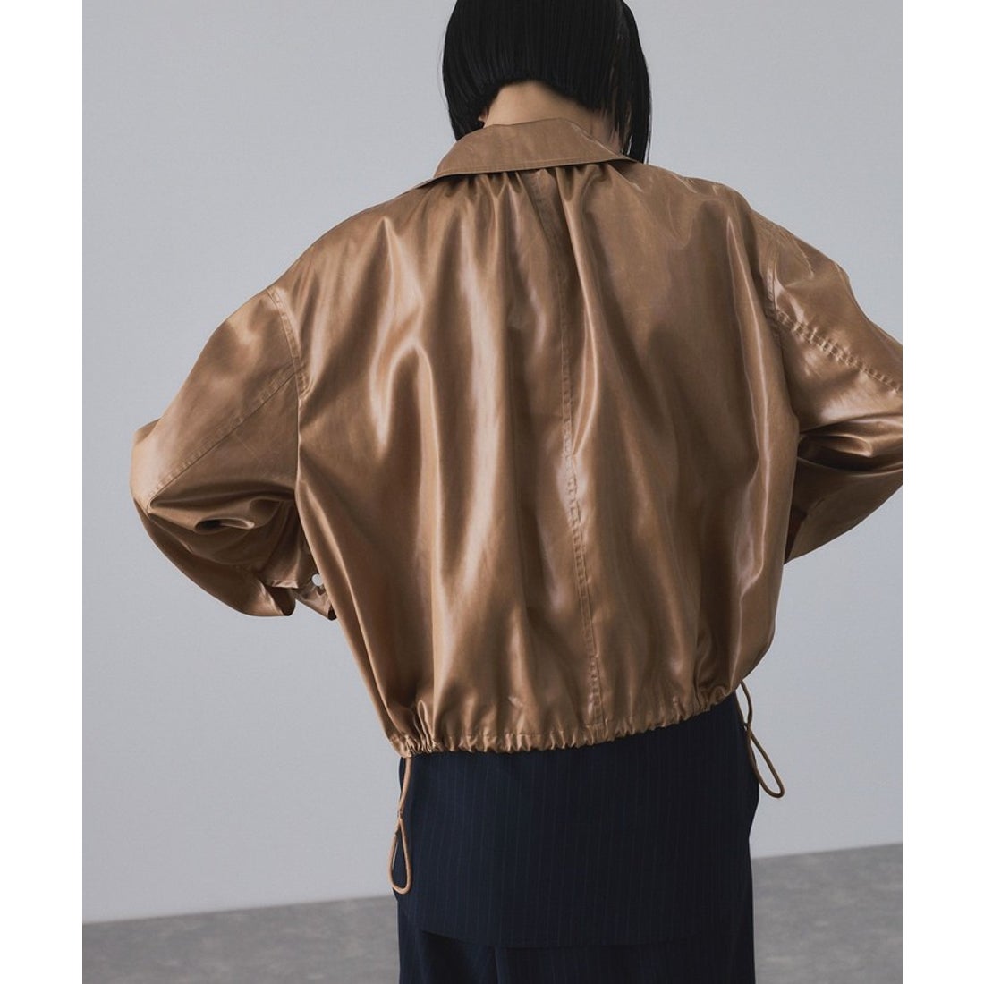 アダム エ ロペ ADAM ET ROPE' レザーライクサテンブルゾン （ブラック
