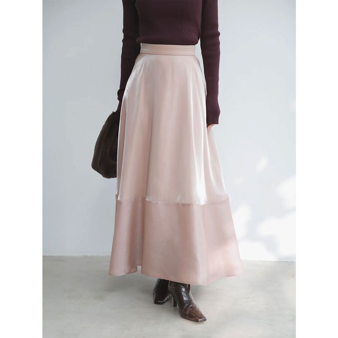 アニュアンス anuans シャイニーシアーサテンフレアスカート （IVORY