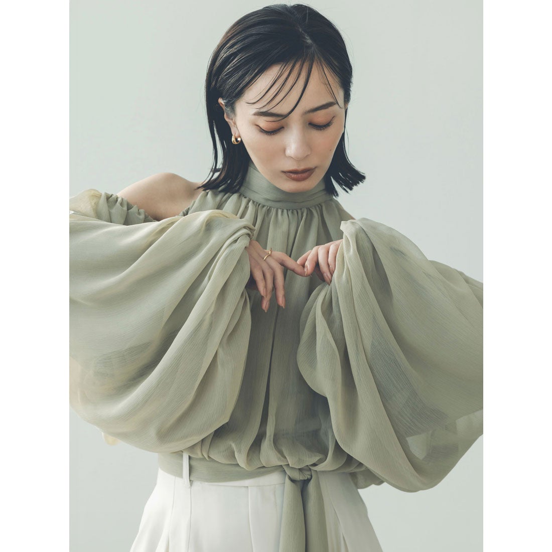 アニュアンス anuans シフォンボリュームブラウス （SAGE GREEN