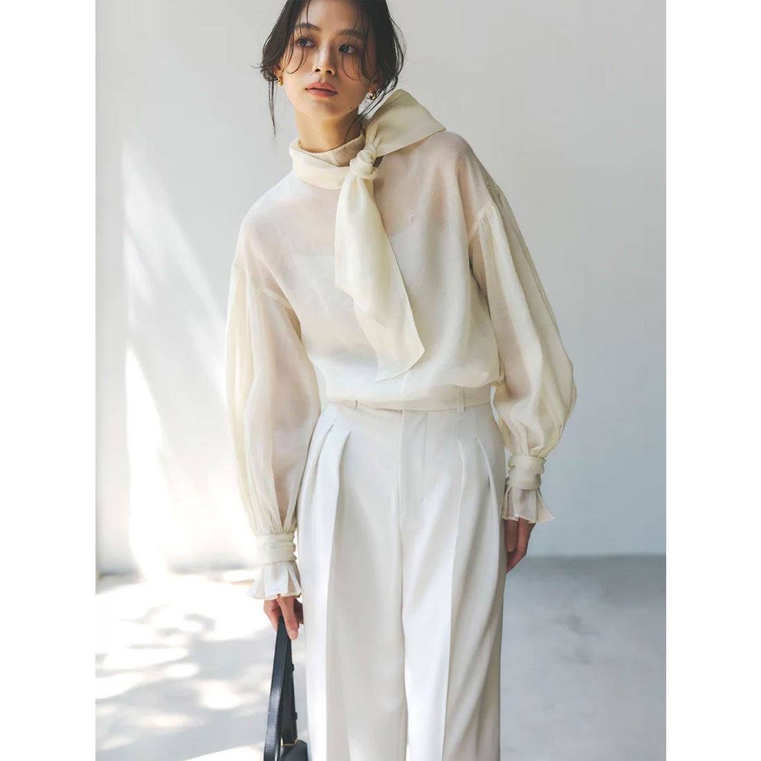 アニュアンス anuans ハイネックシアーボウタイブラウス （IVORY） -靴