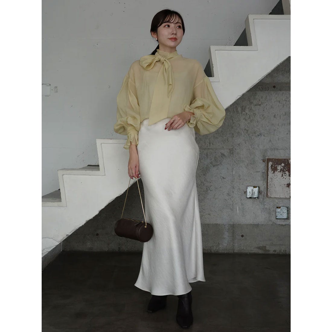 アニュアンス anuans ハイネックシアーボウタイブラウス （YELLOW