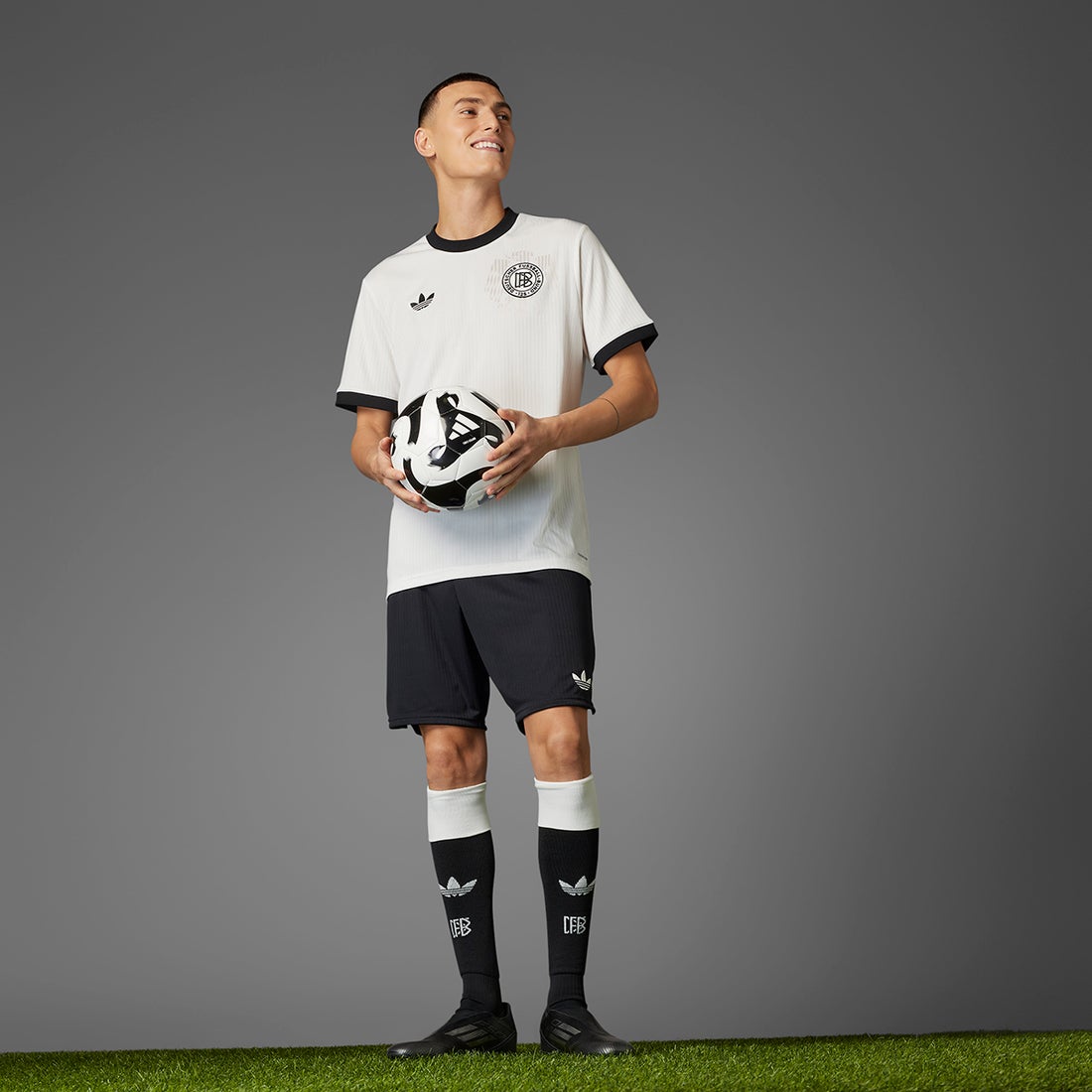 adidas ドイツ代表 125周年 アニバーサリー ユニフォーム 半袖 KUJ75
