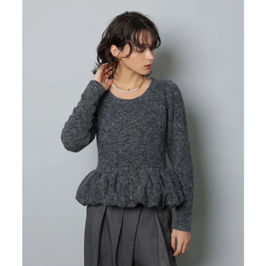 カデュネ CADUNE キラキラぺプラムニット （黒） - ファッション通販