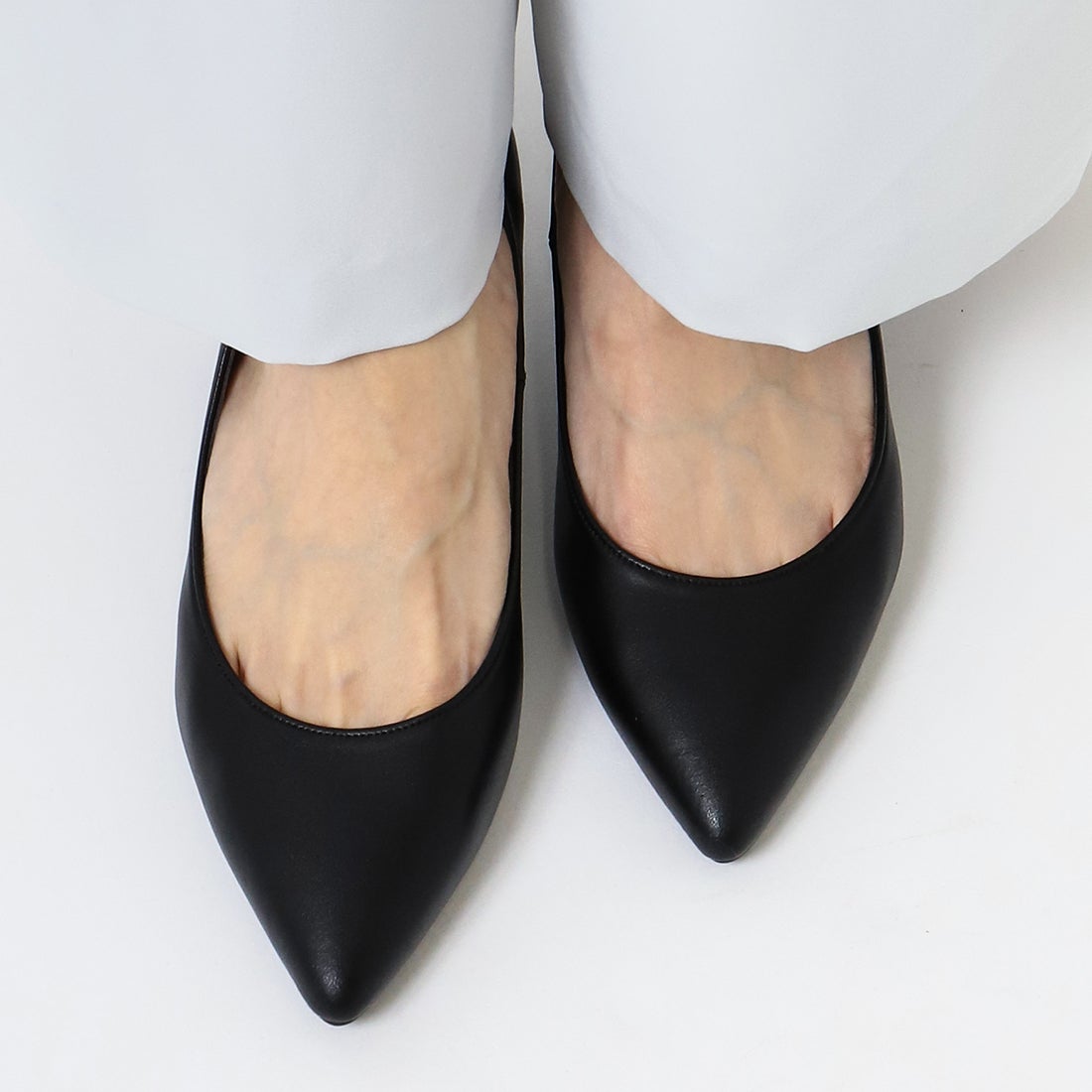 アルテミス バイ ダイアナ artemis by DIANA ポインテッドトゥパンプス