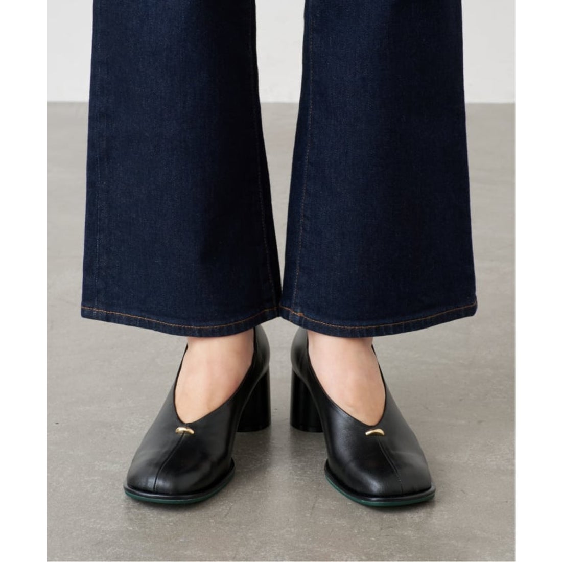 グリーズ GRISE GRISE6cmレザーオブリークハイバンプパンプス