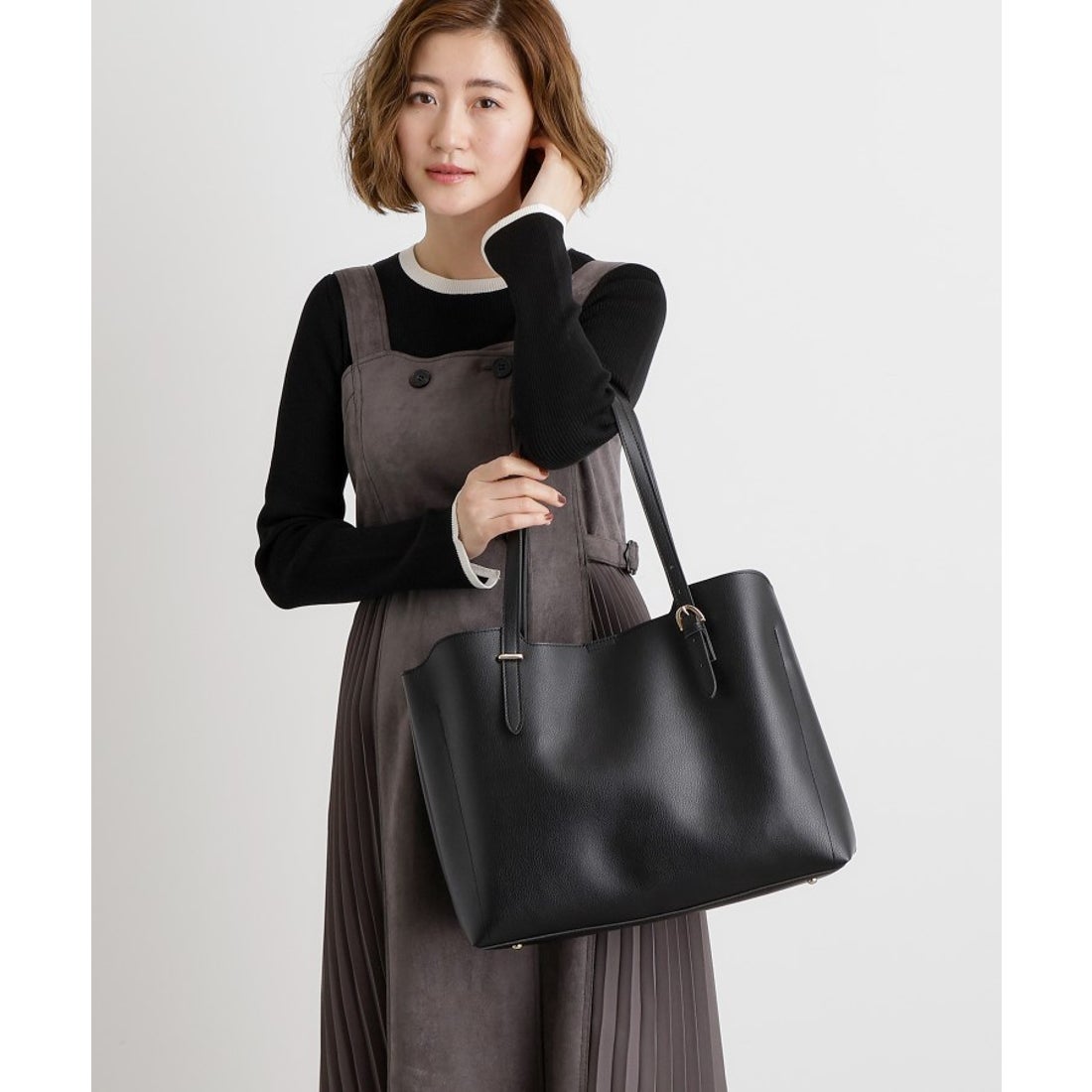 グローブ grove 【人間工学・軽量】バックル多ポケA4トート （ブラック